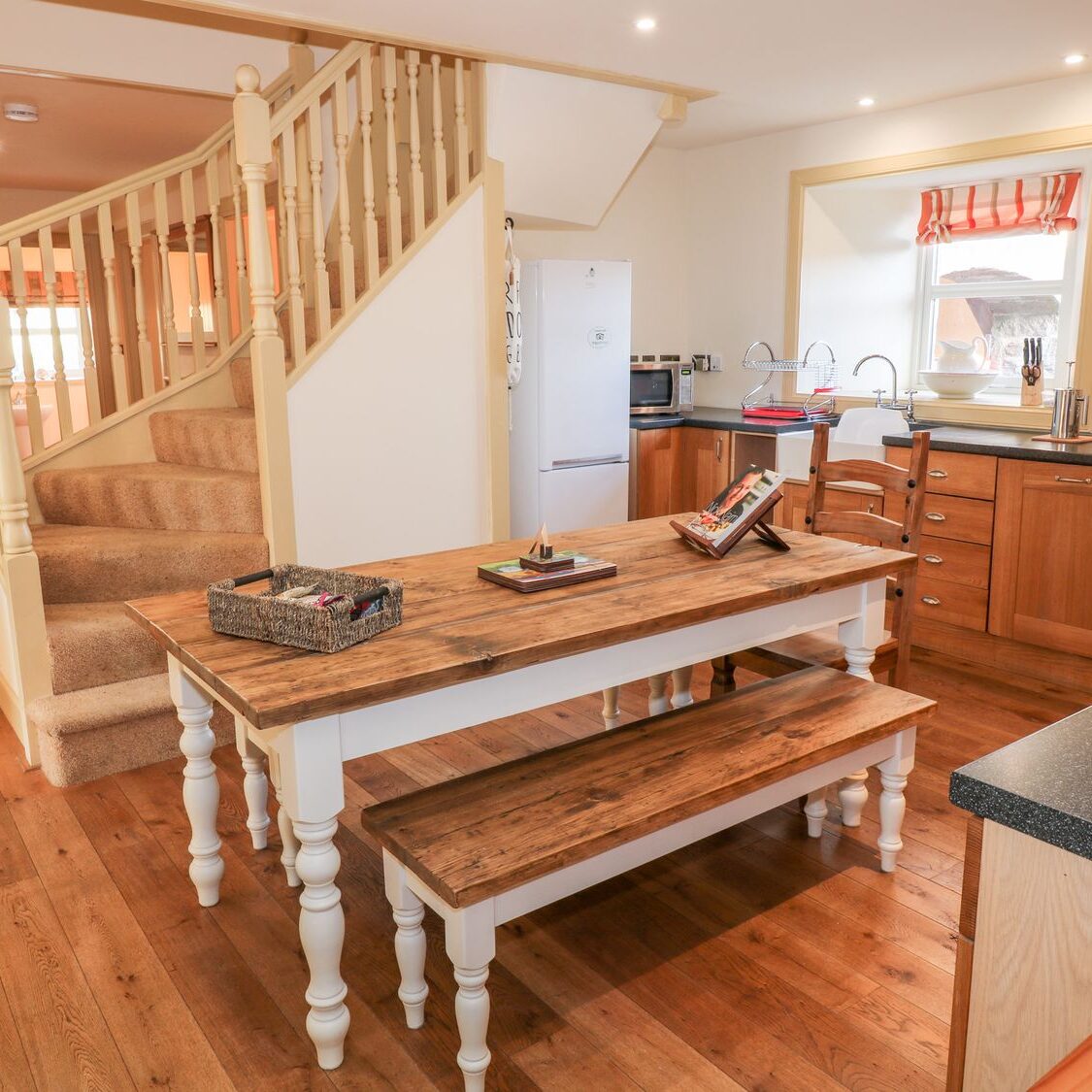 sc_15723484337385_1026320_11