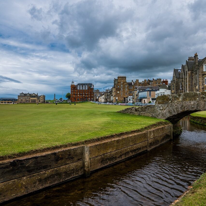 st-andrews-3188376_1280